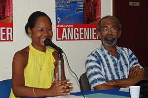 <p>« Nous nous engageons aux côtés de Jean-Yves Langenier parce qu'il donne à la jeunesse les moyens de participer à la gestion de la commune. »
(Photo EP)</p>