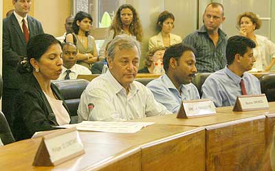 <p>La nouvelle Direction du Conseil général est celle de l'adhésion à un projet de développement pour La Réunion capable de traduire l'expression populaire sortie des urnes et de rassembler bien au-delà des étiquettes politiques. (photo MM)</p>