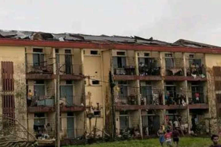 Cité des étudiants du campus de Barikadimy après le passage du cyclone Gezani