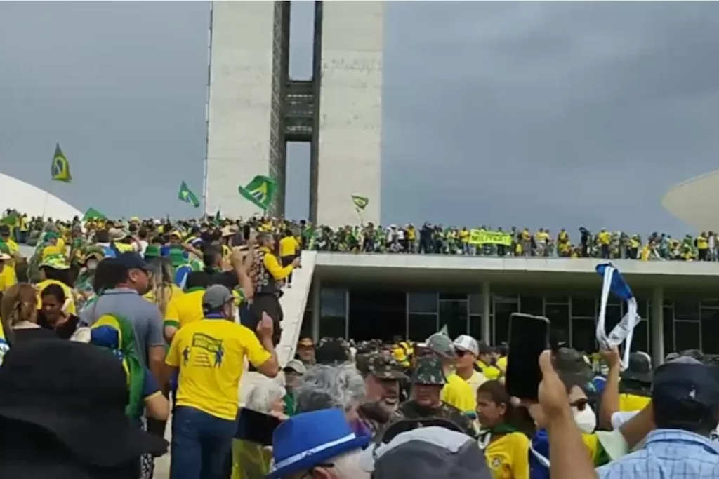 Qui se cache derrière la tentative de coup d’État contre la démocratie