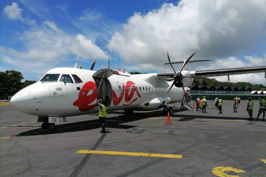 Arrivée de l'avion d'Ewa en provenance de Mayotte.